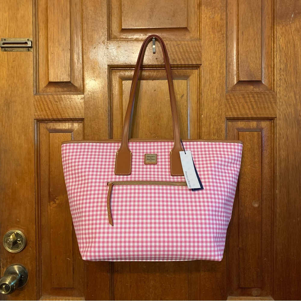 NWT Dooney & Bourke Gingham Tote in Pink